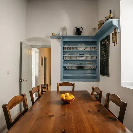 Tzara Sifnos